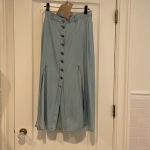 BB Dakota Chambray Skirt with side slits size 4